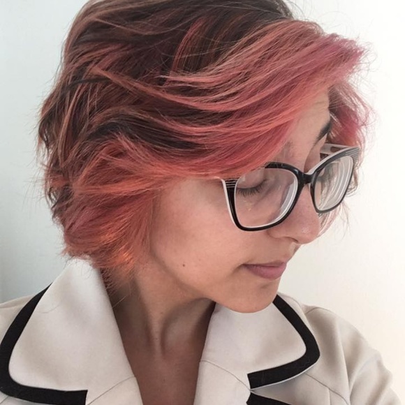 Meet your Posher, Chloe - Picture 3 of 7